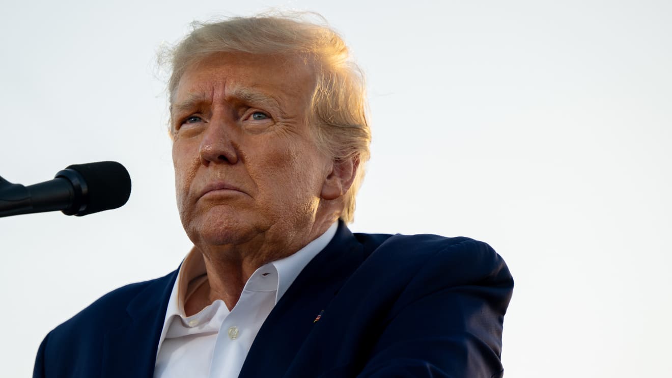 HISTORIC TRUMP MUG SHOT ENDS MAGA & ‘AMERICA FIRST’ ⚠️