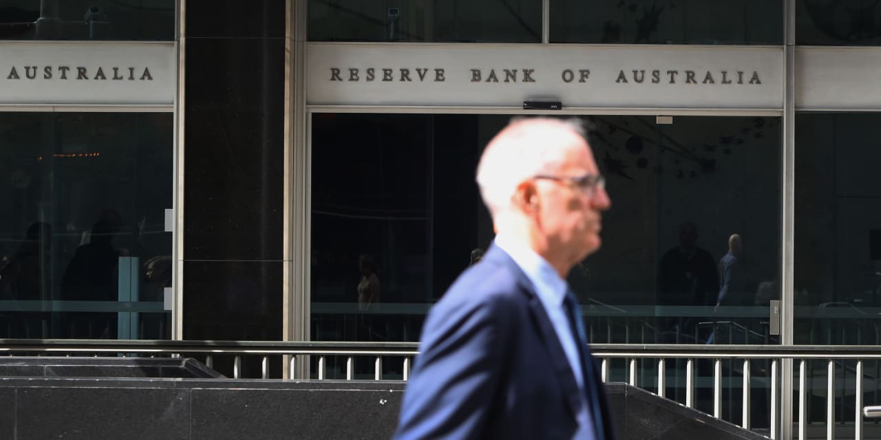 RBA pauses rate increases amid global uncertainty, cooler inflation