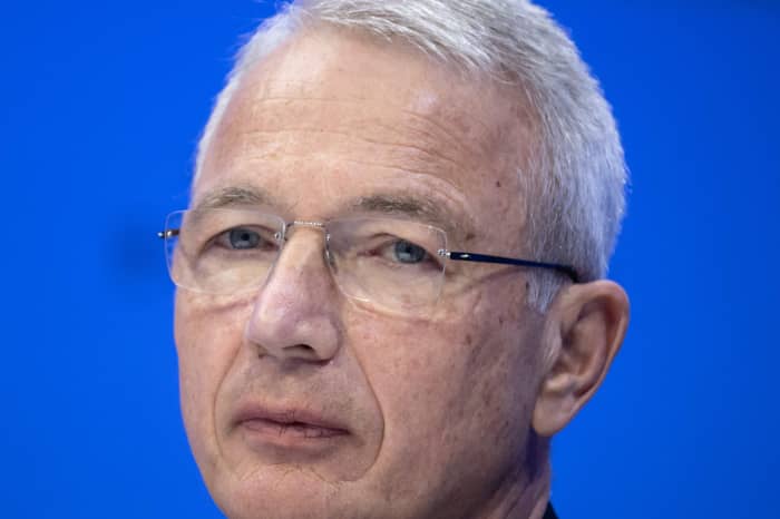 Credit Suisse chairman apologizes at final shareholder meeting ...