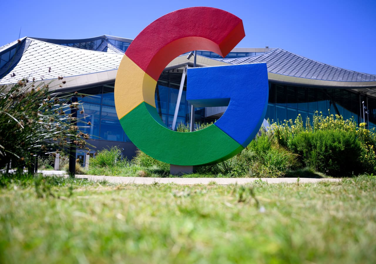 Alphabet’s stock drops as Google loses another key AI executive