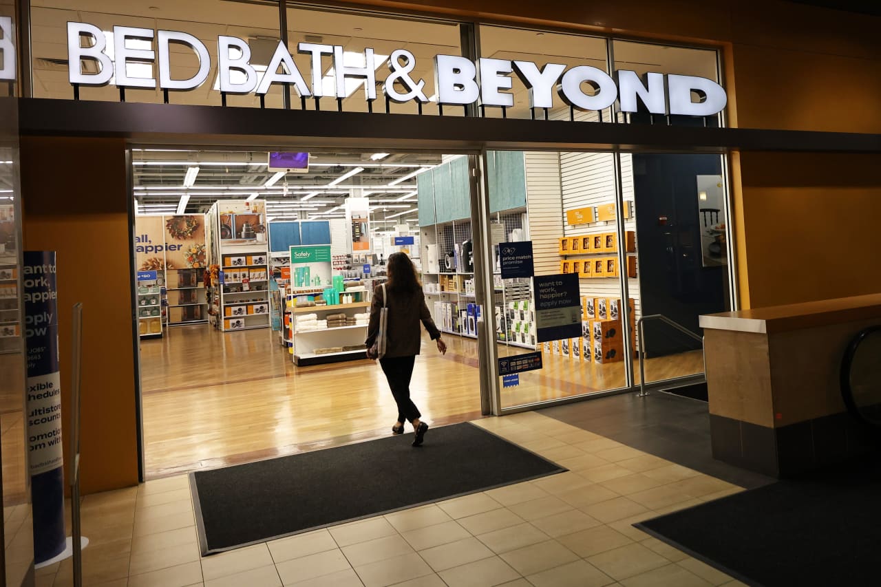 Bed Bath & Beyond Files for Bankruptcy - WSJ