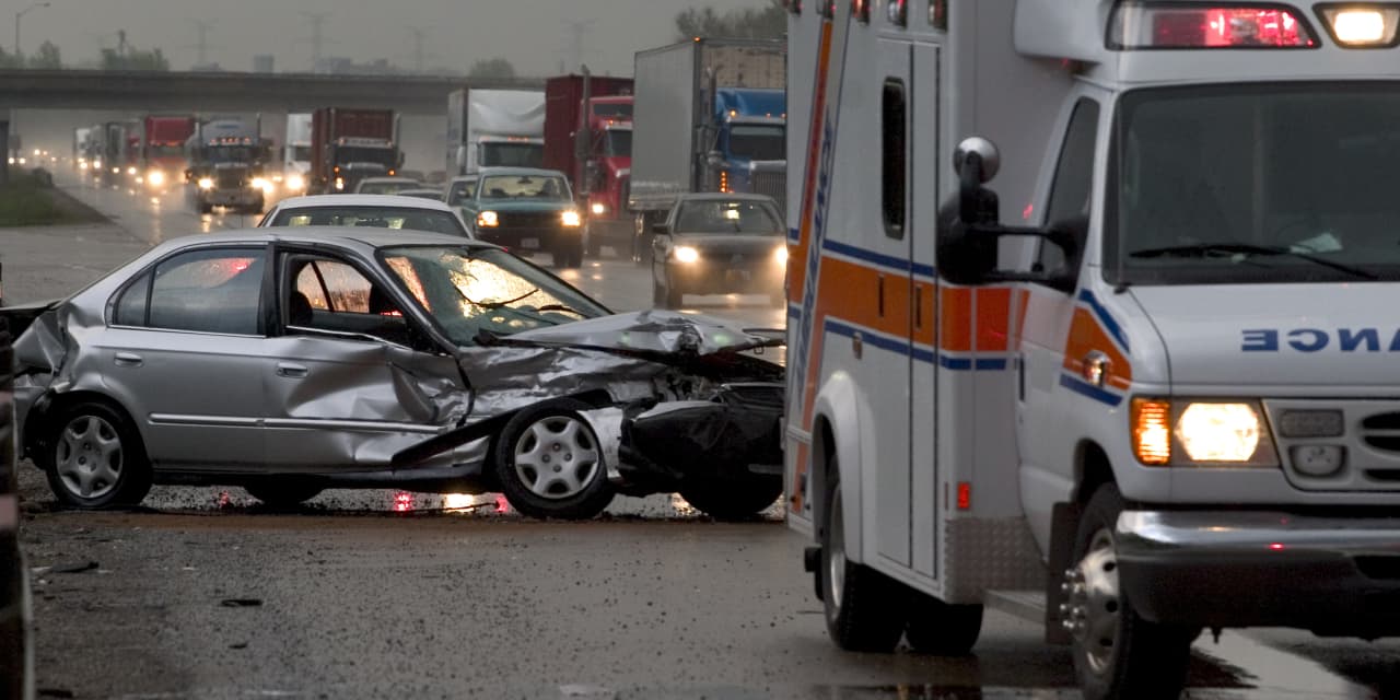 Fasten your seatbelts: U.S. traffic deaths rose 10%, report says