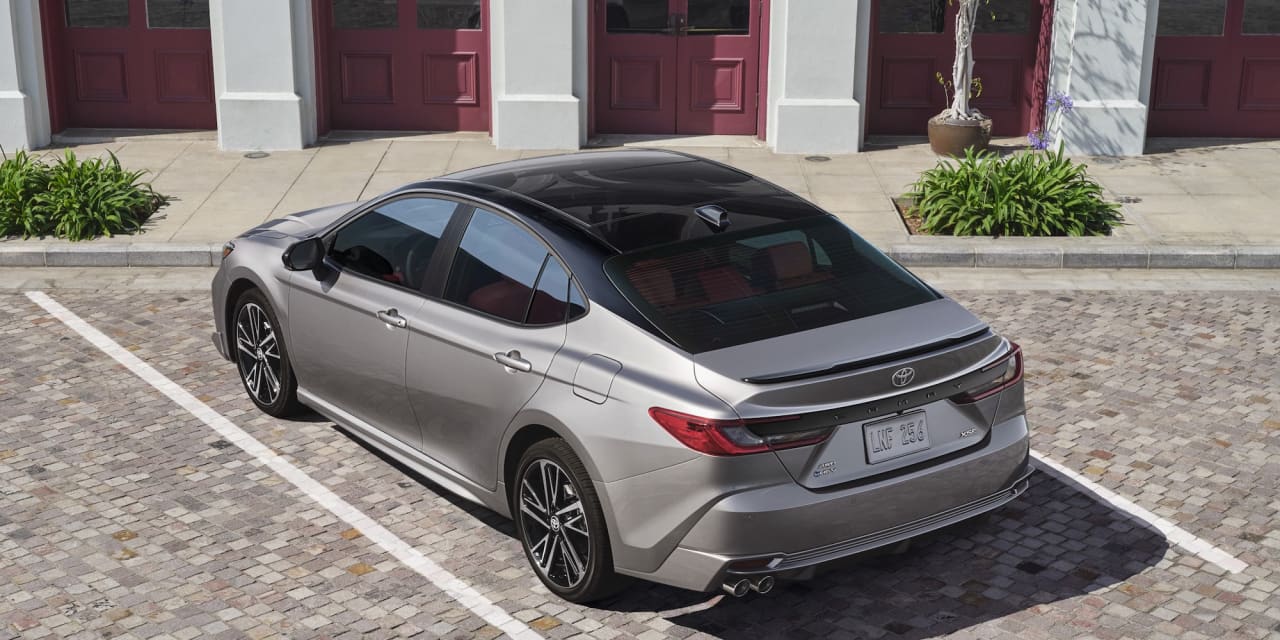 The 2025 Kia K5 vs. the Toyota Camry: Which is better?