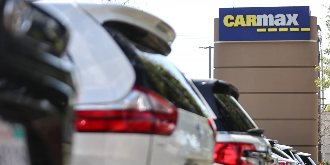 CarMax says tighter lending hits its car sales due to Fed rate hikes ...