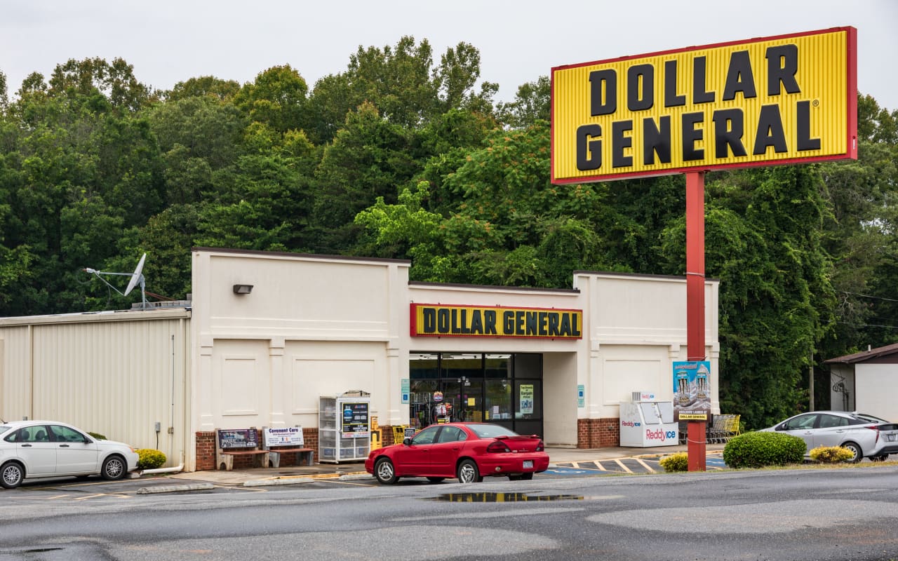 Dollar General sees fastest growth in a key sales metric in 3 years. Why the stock is falling.