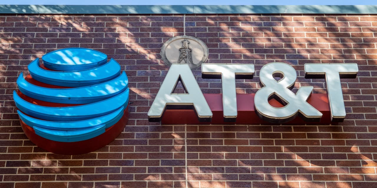 Earnings Results: AT&T stock suffers worst drop in more than 2 decades as cash flow dries up