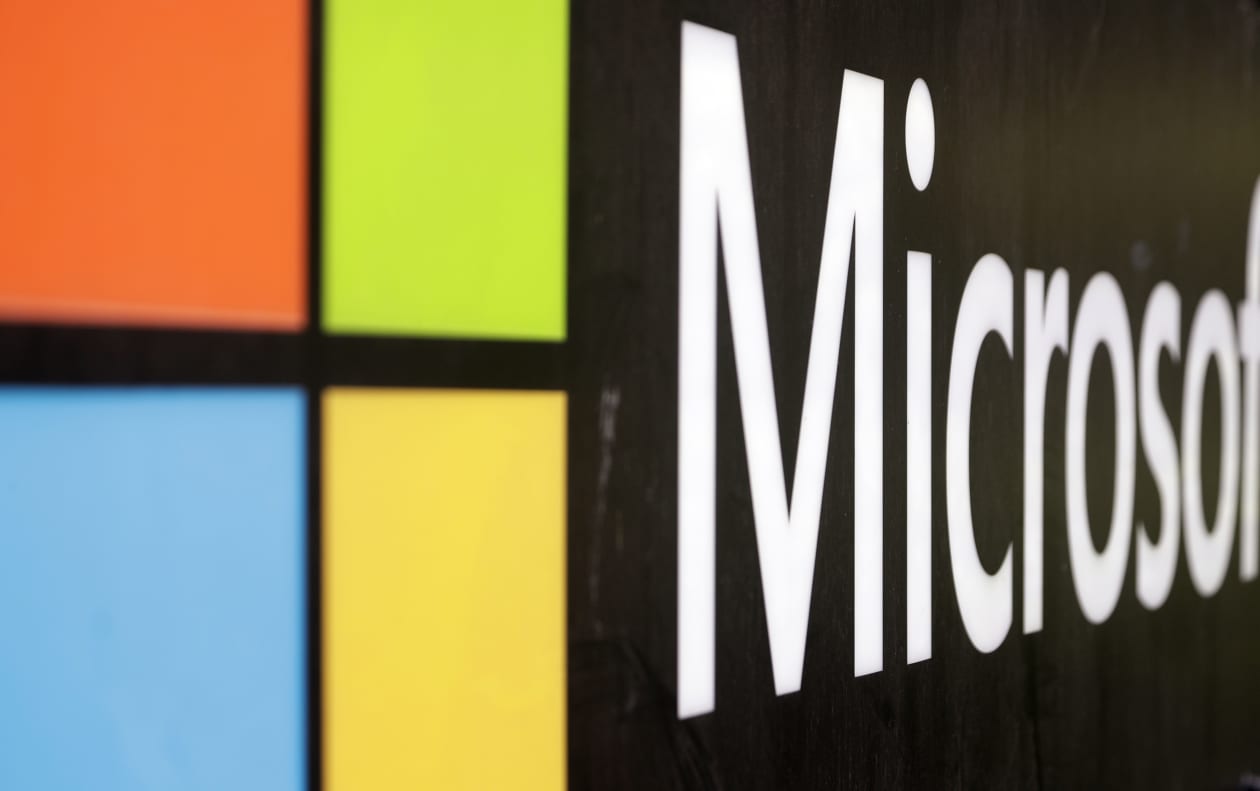 Microsoft looks to buy $50 million Foxconn parcel in Wisconsin ...