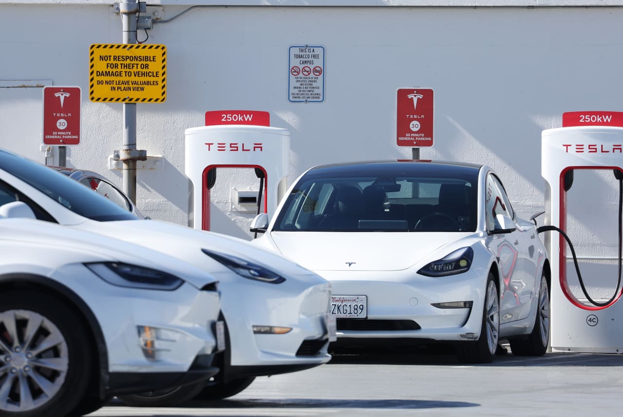 Tesla Price Cuts Are Working As Demand Increased, Analyst Says ...