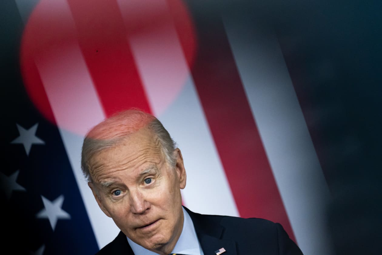 Growing worries over U.S. debt ceiling send 1-month T-bill yield tumbling -  MarketWatch