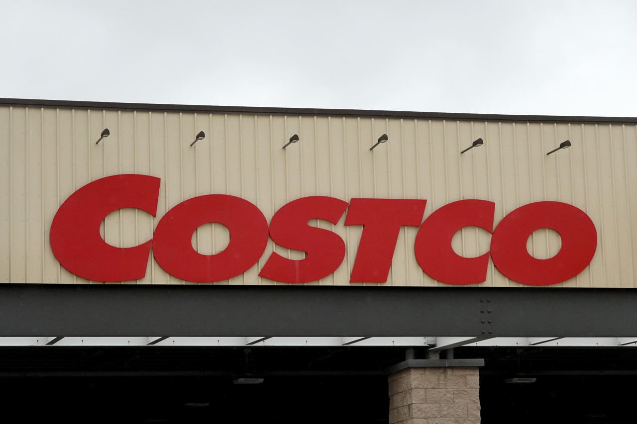 Costco stock rallies after membership fees raised for first time in 7 years. But high expectations could limit gains, analyst says.