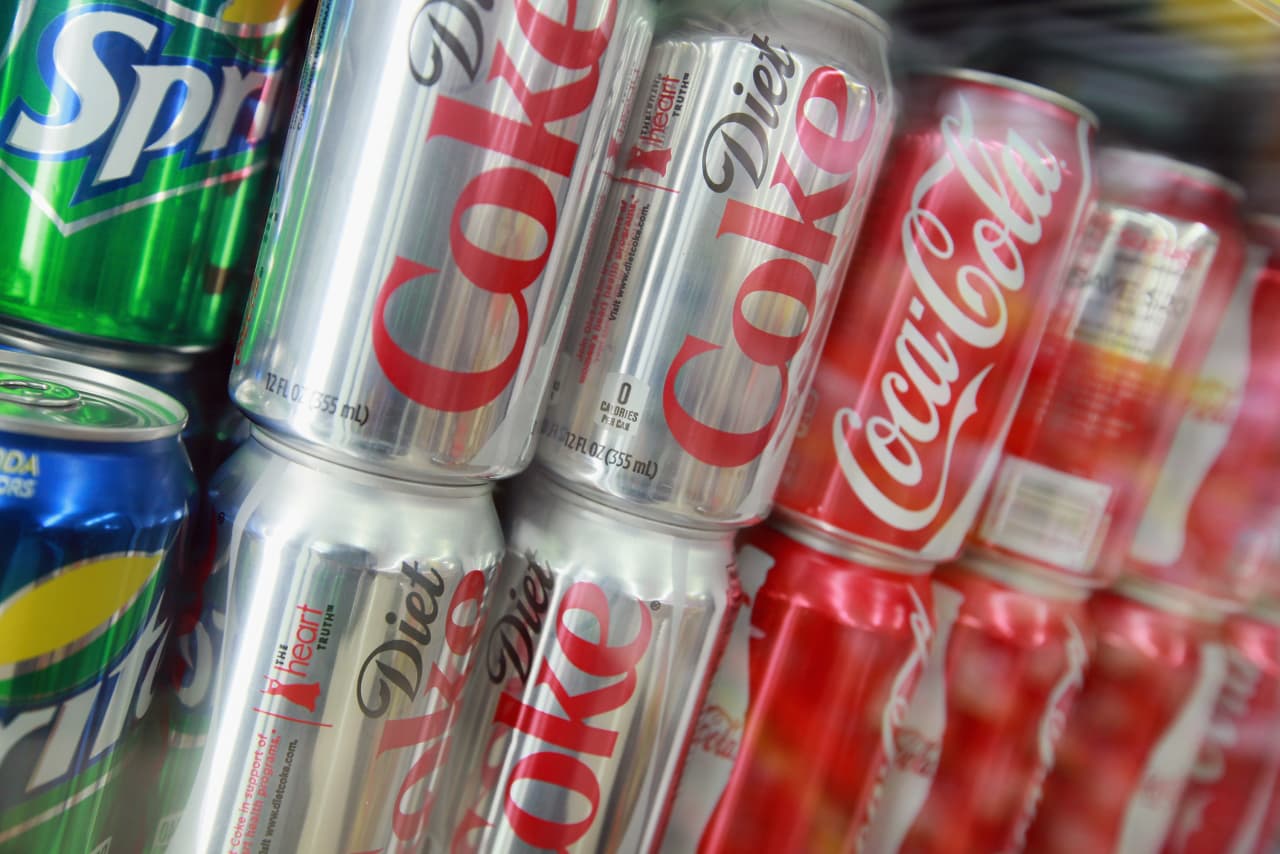 Coca-Cola beats first-quarter earnings estimates, raises annual revenue outlook