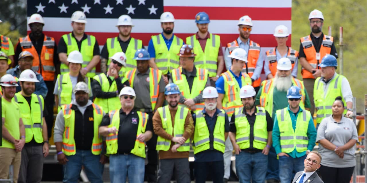 U.S. jobless claims fall sharply in latest week