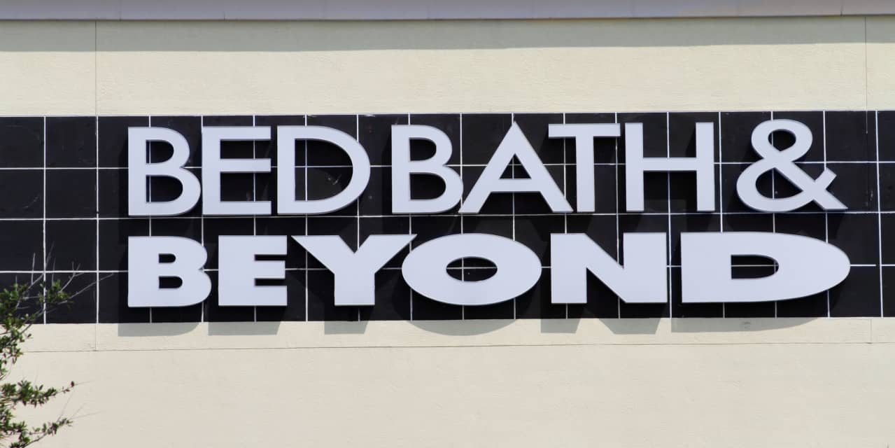 Bed Bath & Beyond’s closing sale is still underway. Here’s how to get the best deals right now
