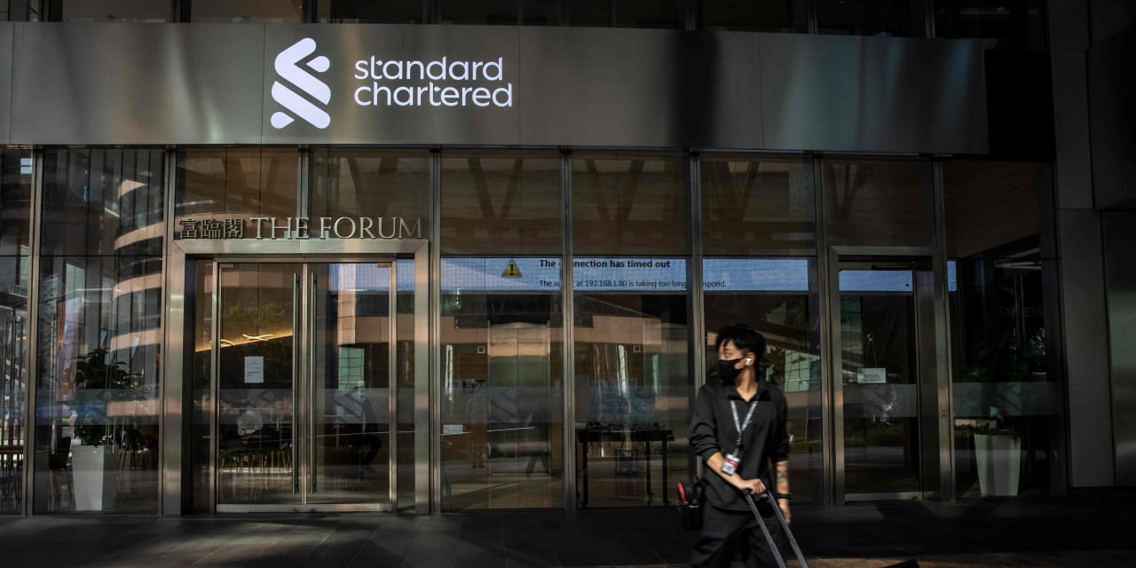 Standard Chartered informa un aumento del 10% en las ganancias, impulsado por un aumento en los ingresos por intereses netos