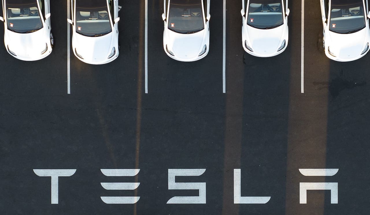 Aumenta la presión sobre las acciones de Tesla a medida que un informe apunta a problemas de demanda en curso en China