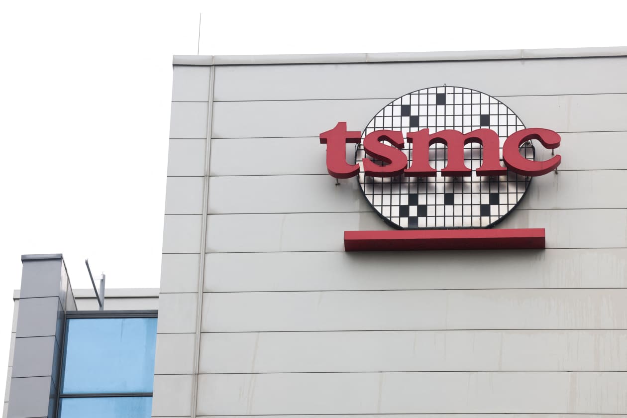 TSMC CEO sees no sign of a slowdown as chip foundry reports record profit