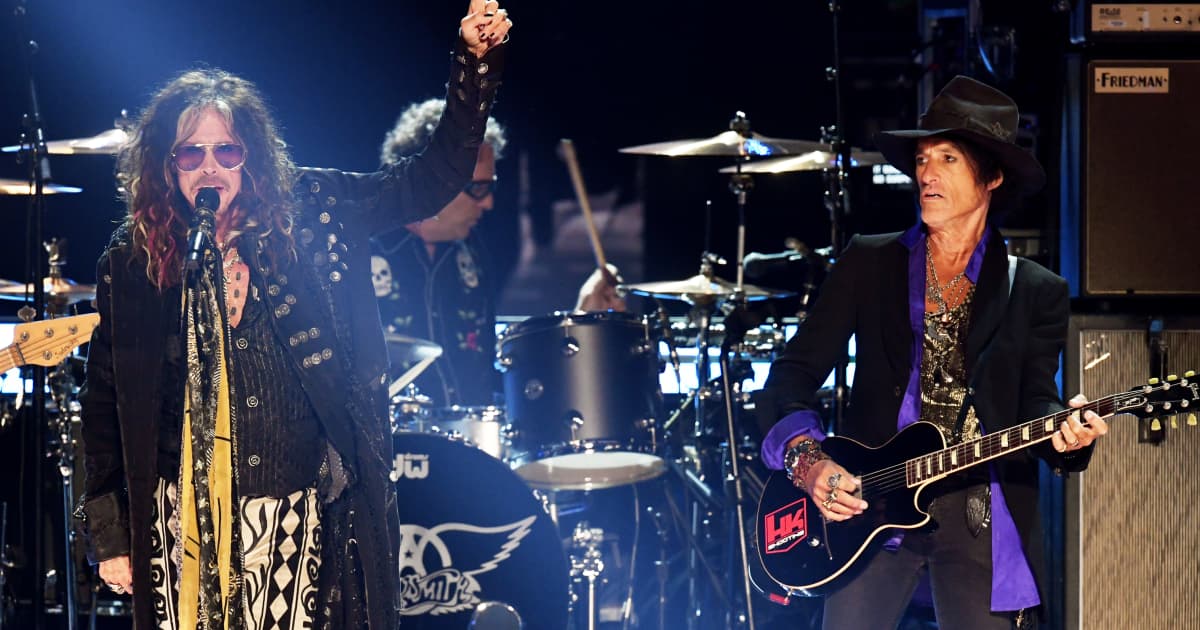Top 10 highest grossing concert tours of 2022