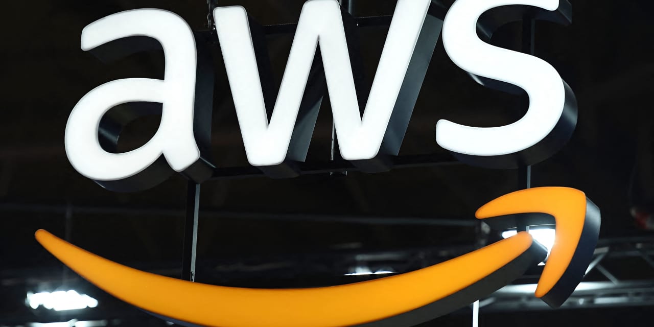 These stocks are popping after Amazon and Anthropic expand their chip partnership