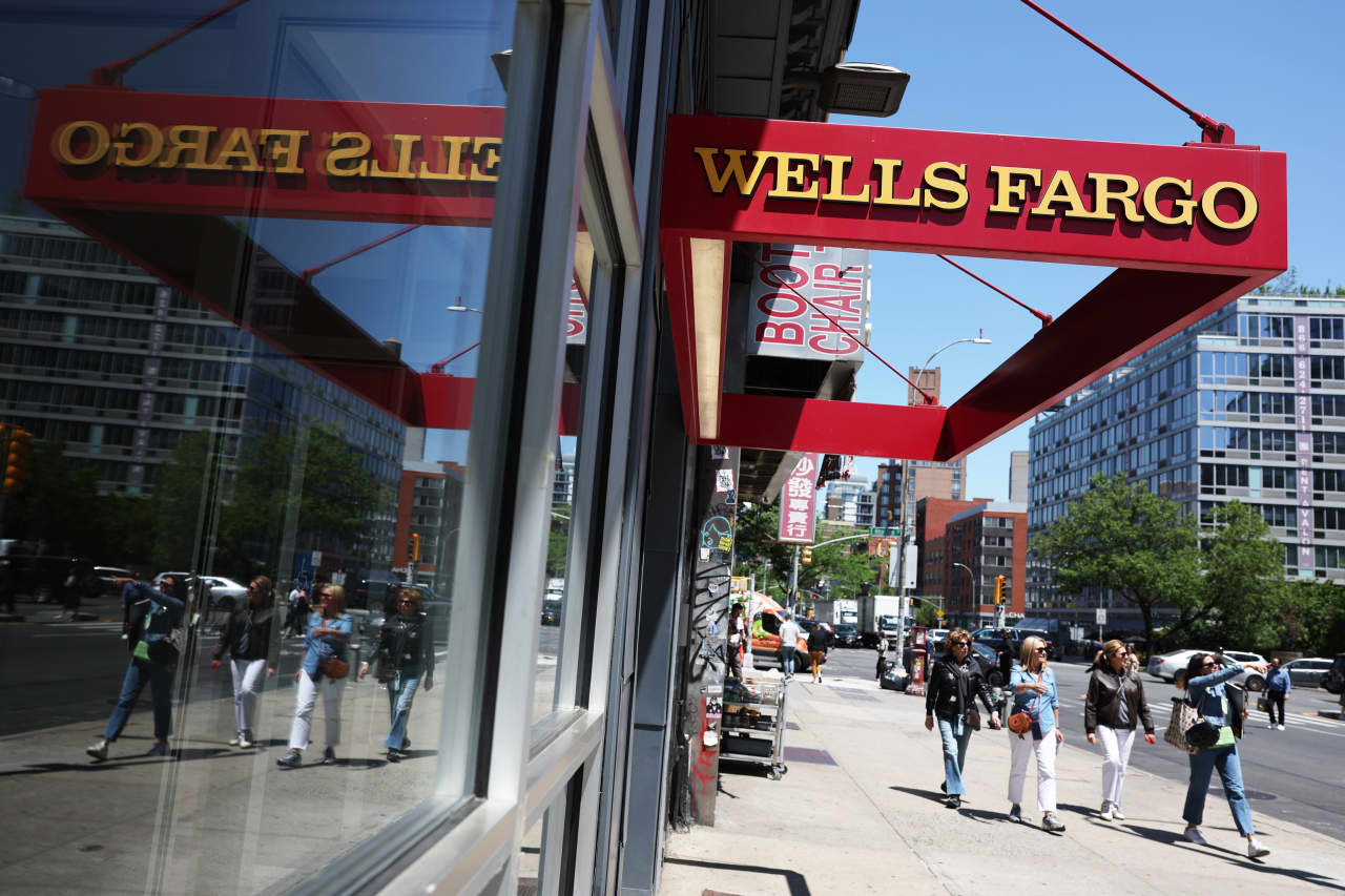 Wells Fargo, JPMorgan named top picks by Goldman Sachs for potential first-quarter upside surprise