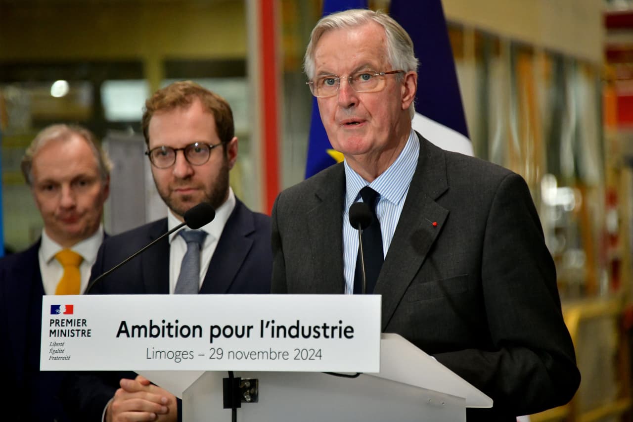 French stocks and bonds hit by budget and no-confidence fears