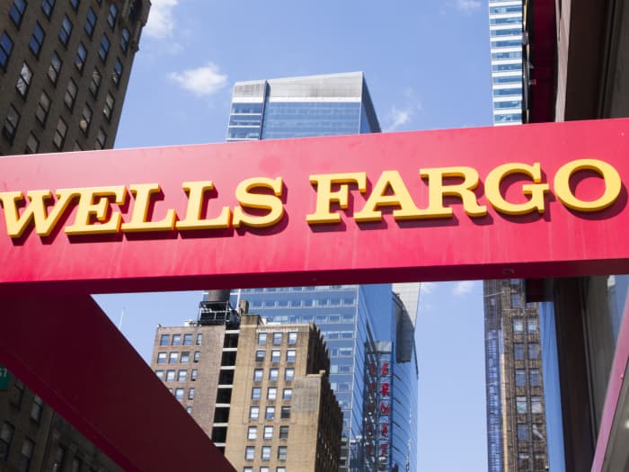 Profit risks for 10 large regional banks Deposit shifts spell trouble