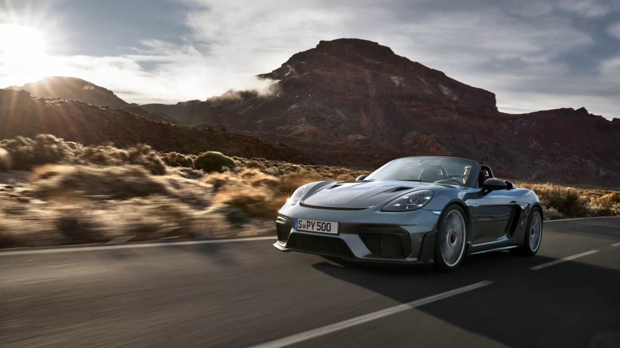 Porsche 718 Spyder カタログ We can't stop drooling over the new 2024 Porsche 718 Spyder
