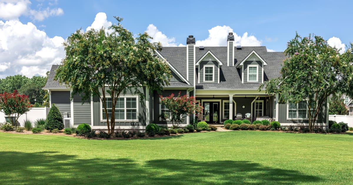 Here’s how much money you need to buy a $400,000 home with 7% mortgage rates