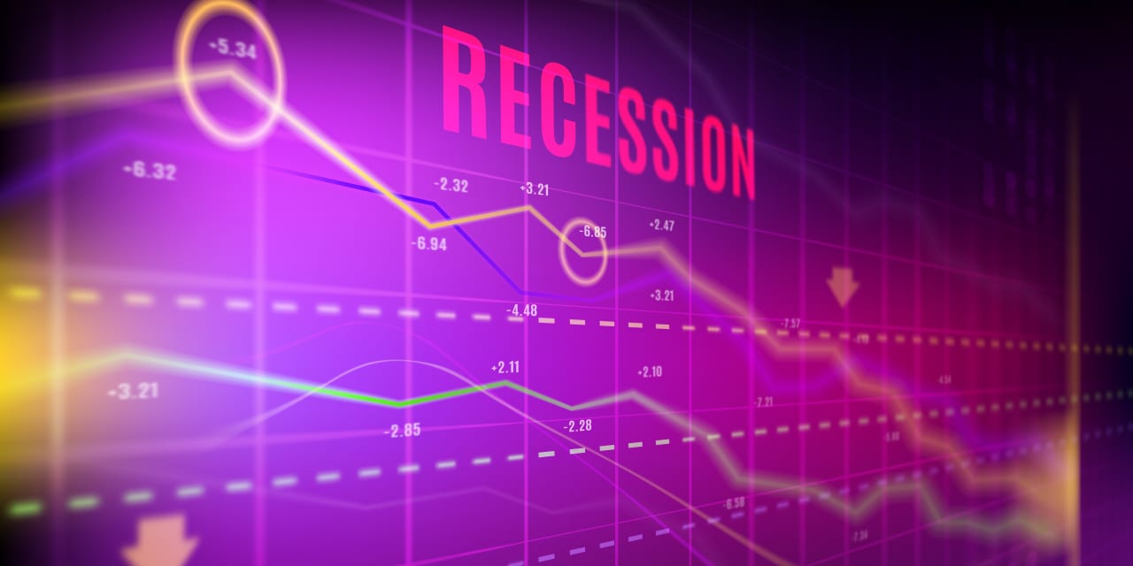 Recession in 2025? Top economists place their bets.