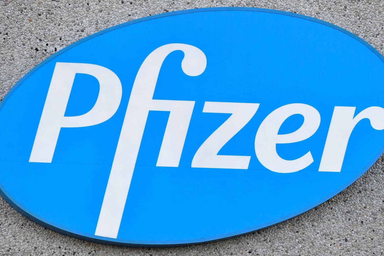 Pfizer shares fall on guidance cut, weighing on BioNTech and Moderna