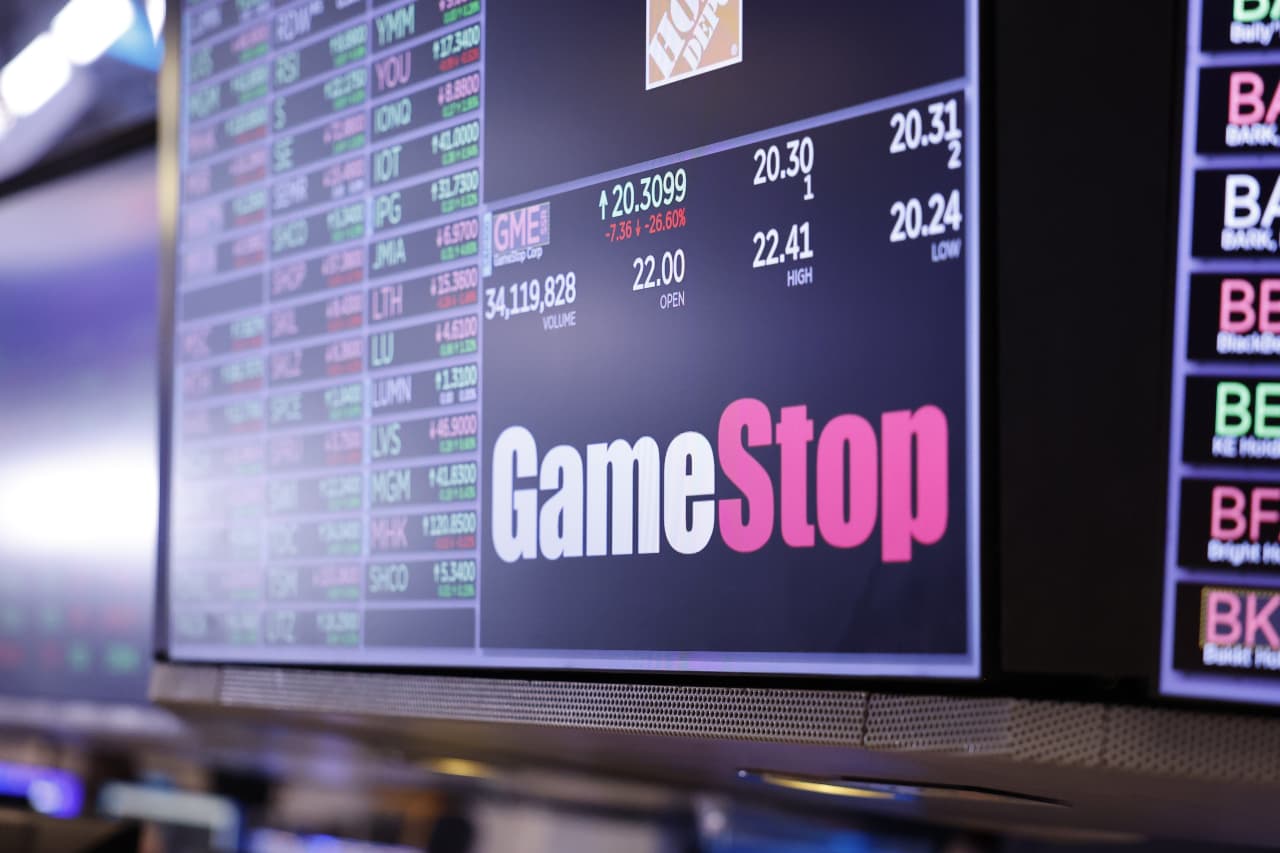 GameStop shares resume rally, seal highest close in 3 weeks