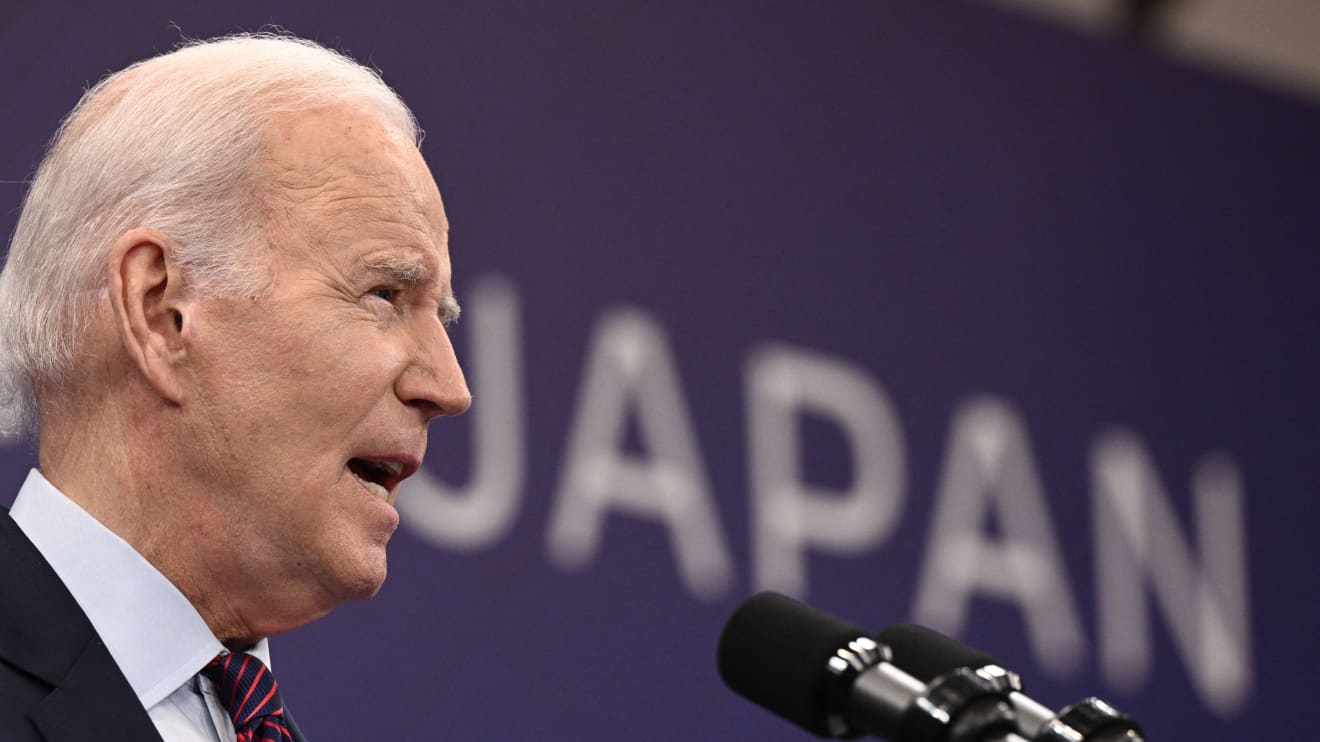 Biden dice en la conferencia de prensa de Hiroshima que los republicanos deben moverse “desde sus posiciones extremas” sobre el límite de la deuda