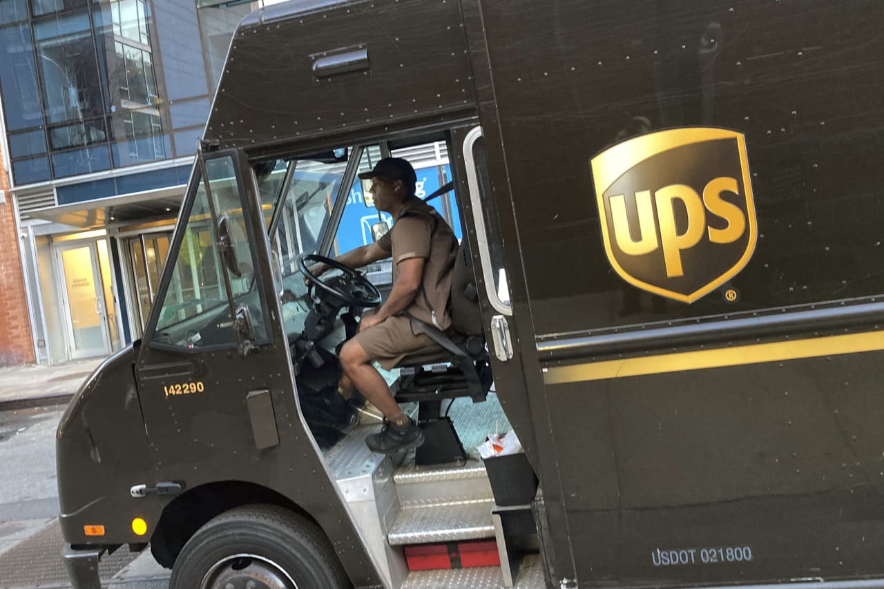 UPS Workers Vote To Approve 'historic' Five-year Contract - MarketWatch