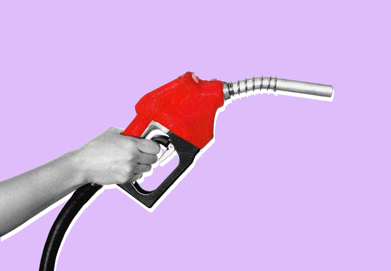Smart ways to save money on gas right now