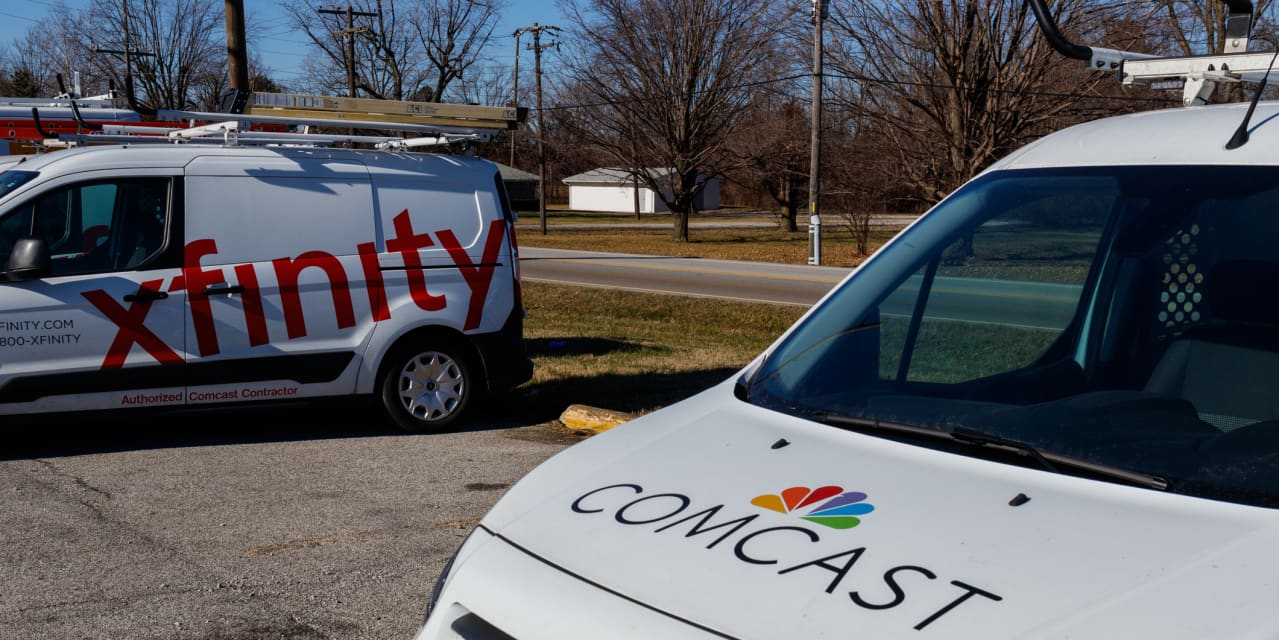 McKinley Park News - Riverside Mall Plugs Remaining Vacancy with Comcast  Xfinity Store