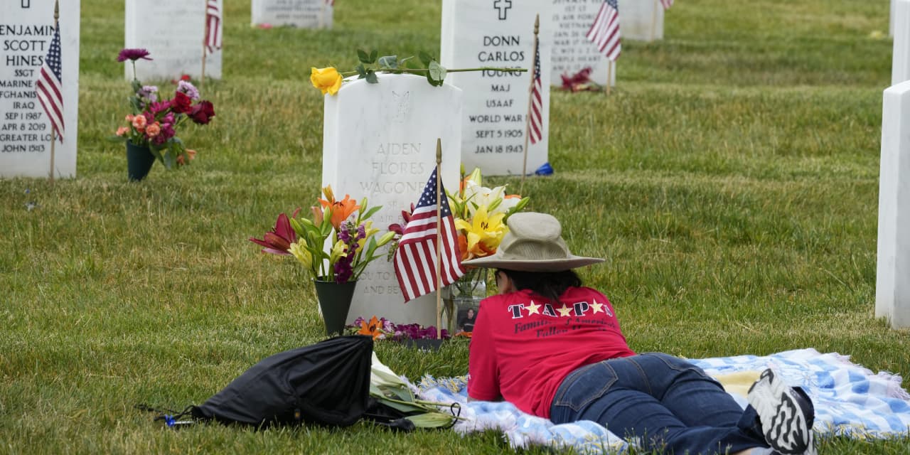 Biden joined by Harris and Pentagon chief Austin at Arlington wreathlaying ceremony