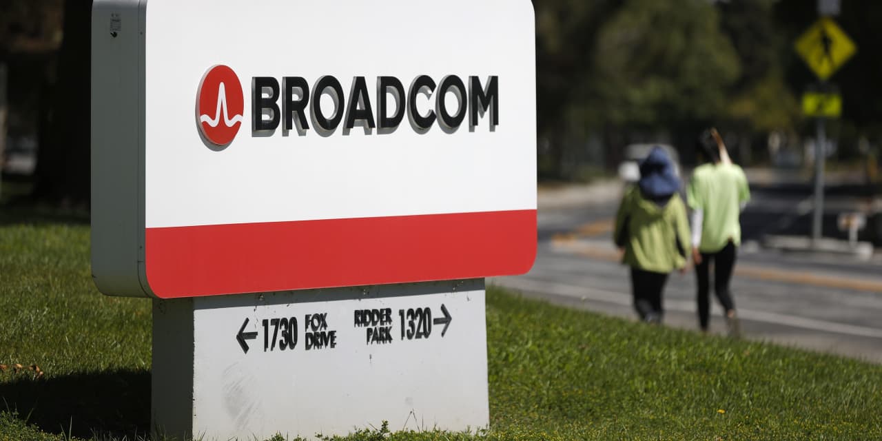 Broadcom’s stock tumbles as potential loss of Google business would dent AI story