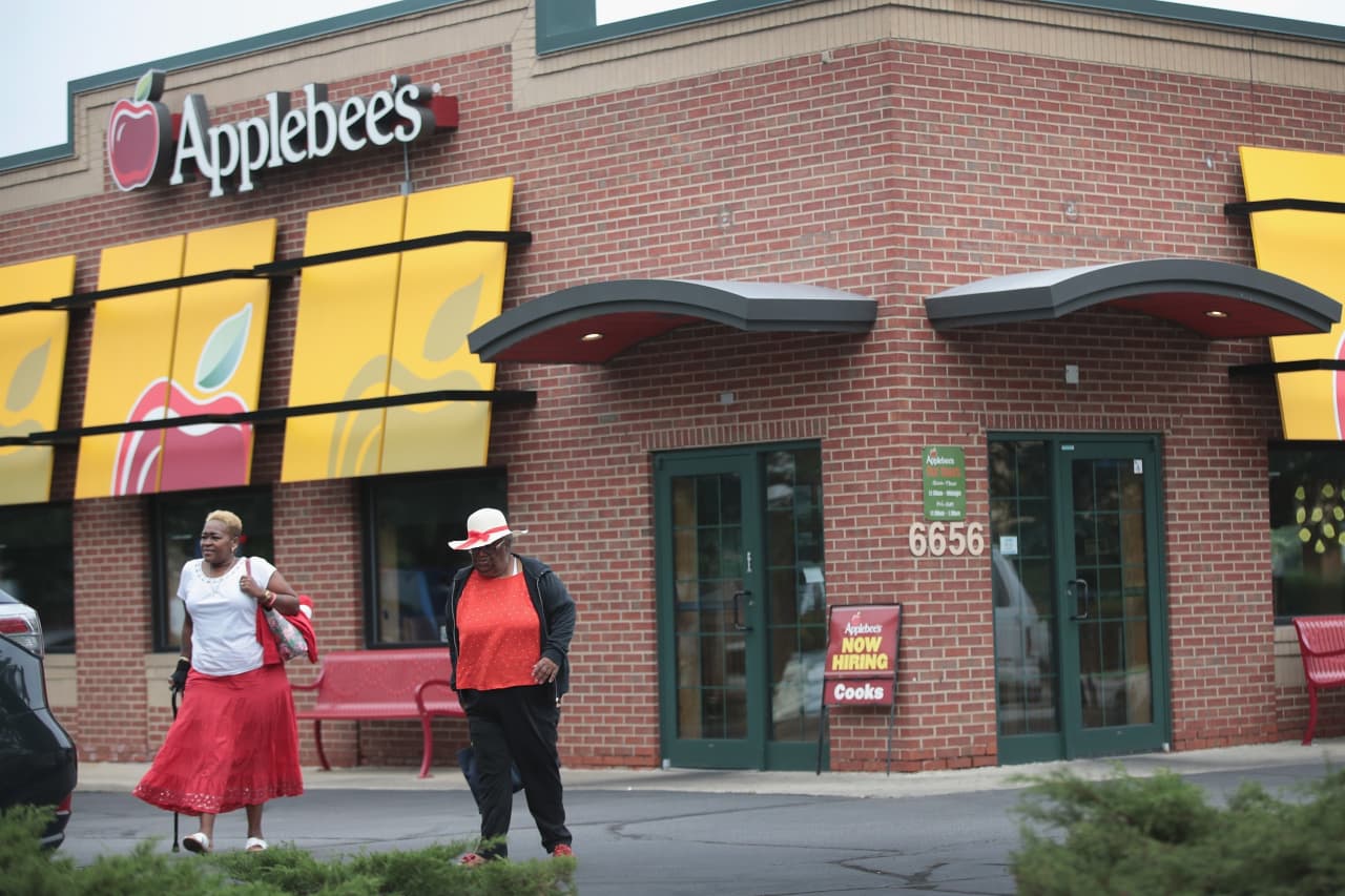 Applebee's parent's stock slides 5% after Truist downgrades on worry about slowing sales