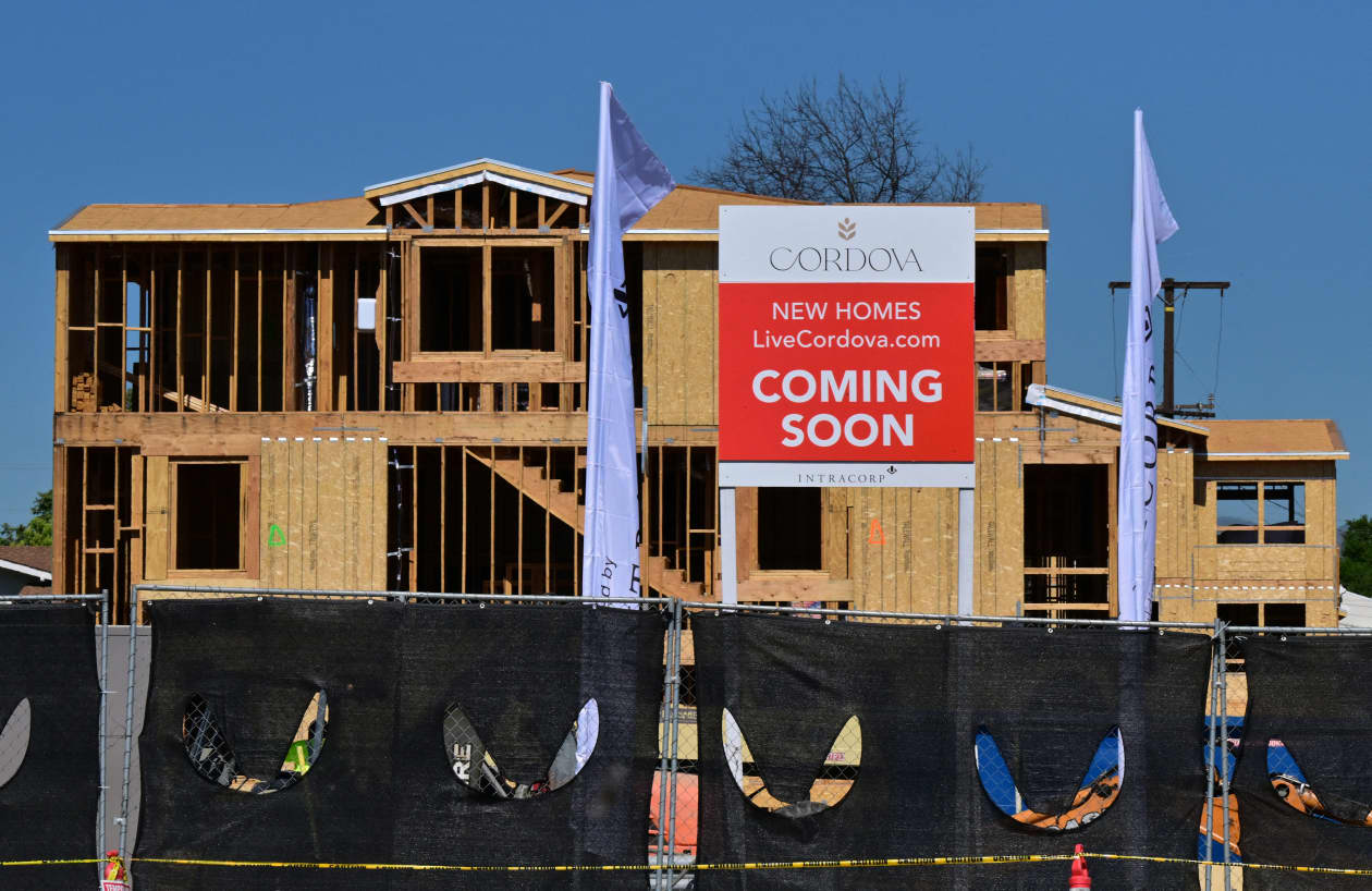 Mortgage Rates Hit 7.28% | Consumer Spending Pressure Reshapes E-Commerce Demand
