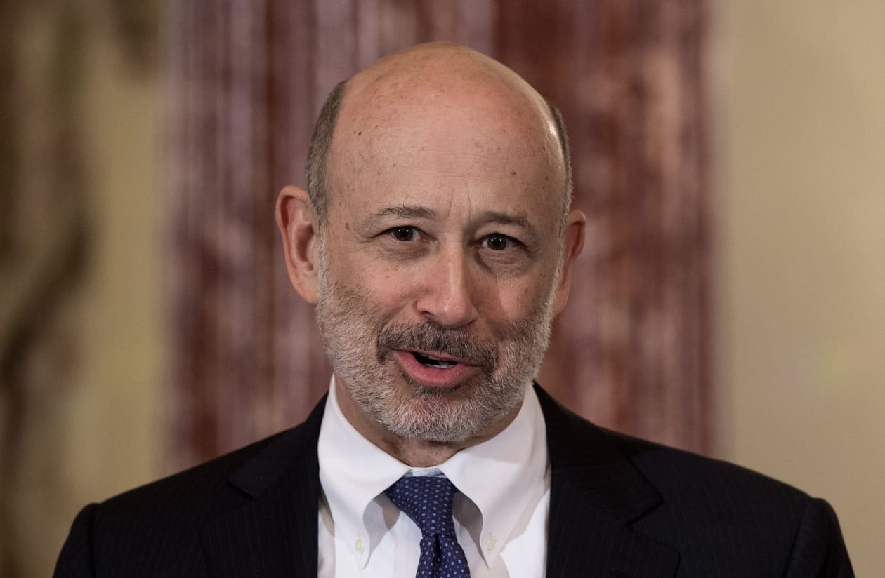 Former Goldman CEO Lloyd Blankfein calls day trading his ‘music’ — and says 98% of his portfolio is in risky assets