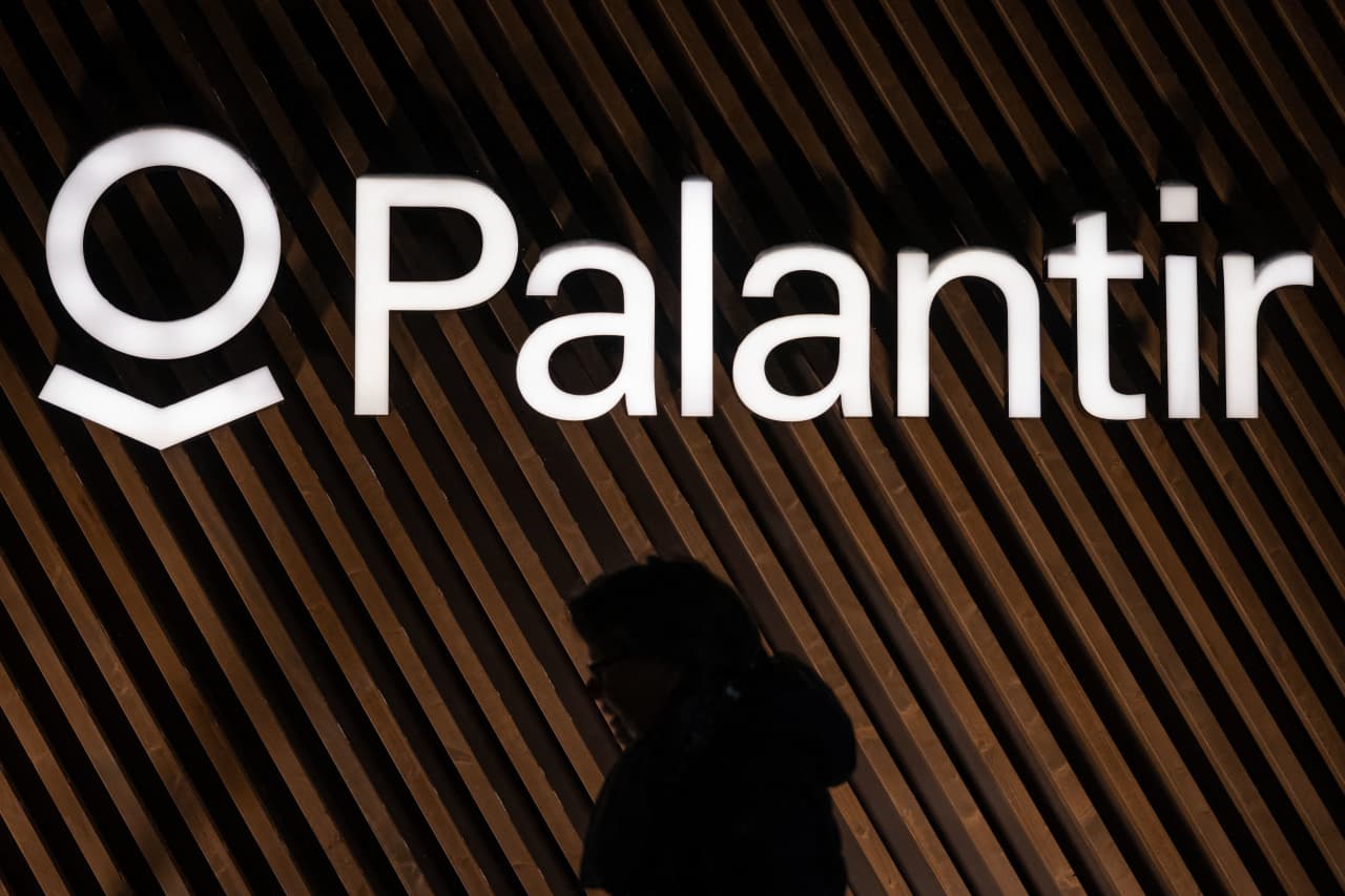 Palantir’s stock surges nearly 20% as company rides AI wave to upbeat earnings, outlook