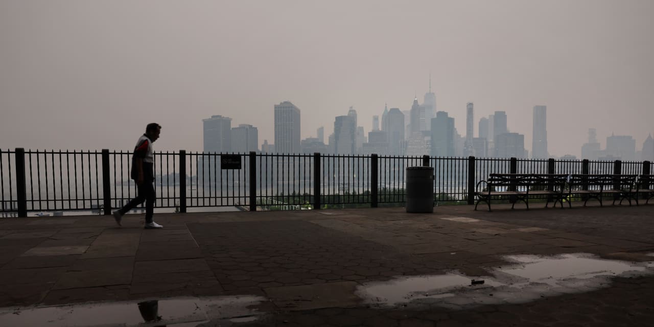 Canadian wildfire smoke clouds some Global Running Day plans - MarketWatch