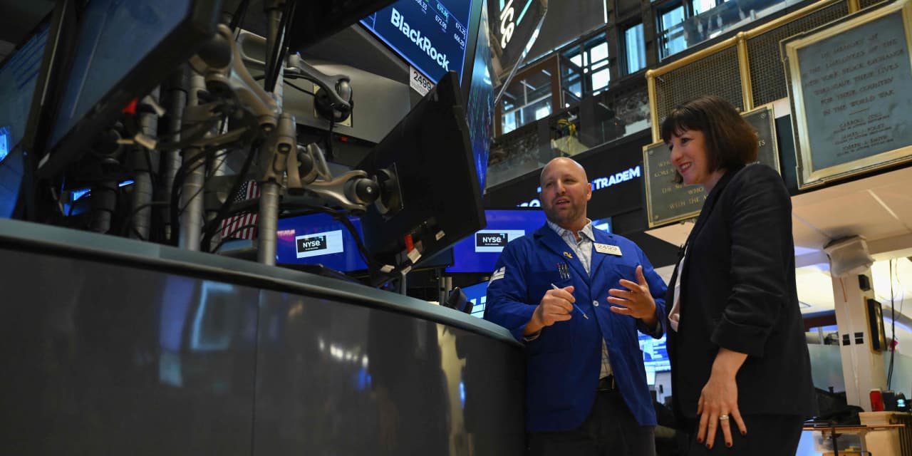 High inflation to take longer to tame and keep Fed on hot seat, Wall Street pros say - a - Market - Public News Time