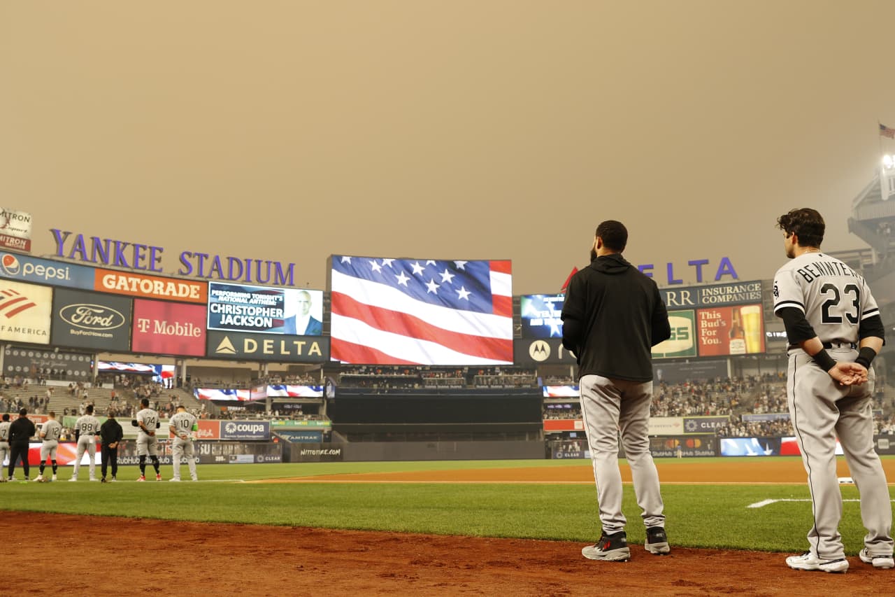 New York Yankees see smoke-filled skies for start against Chicago White Sox