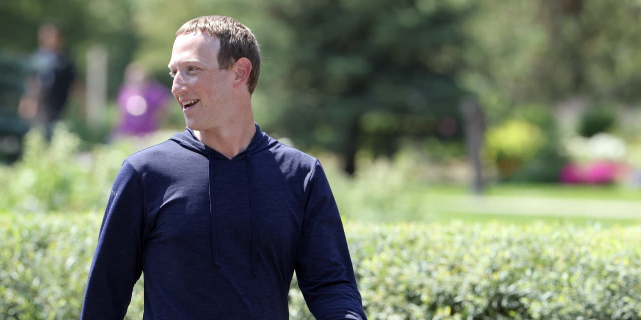 #: Zuckerberg: Apple Vision Pro is ‘not the one that I want,’ doesn’t have any ‘magical solutions’