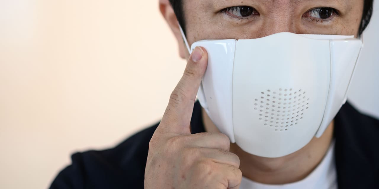 ¿Gastaría $ 900 en una máscara purificadora de aire de alta tecnología?  si existe