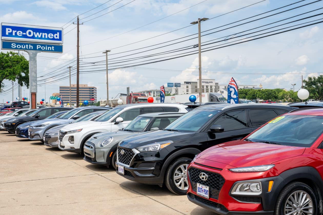 In a tough car market, more Americans are turning toward this ...
