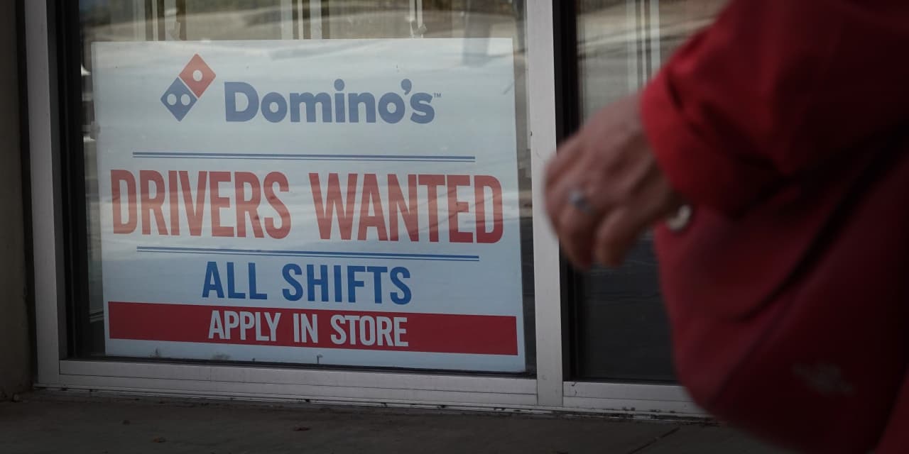 Domino’s dice que está abierto a aplicaciones que entregan su pizza.  Algunos analistas creen que traerá dinero.