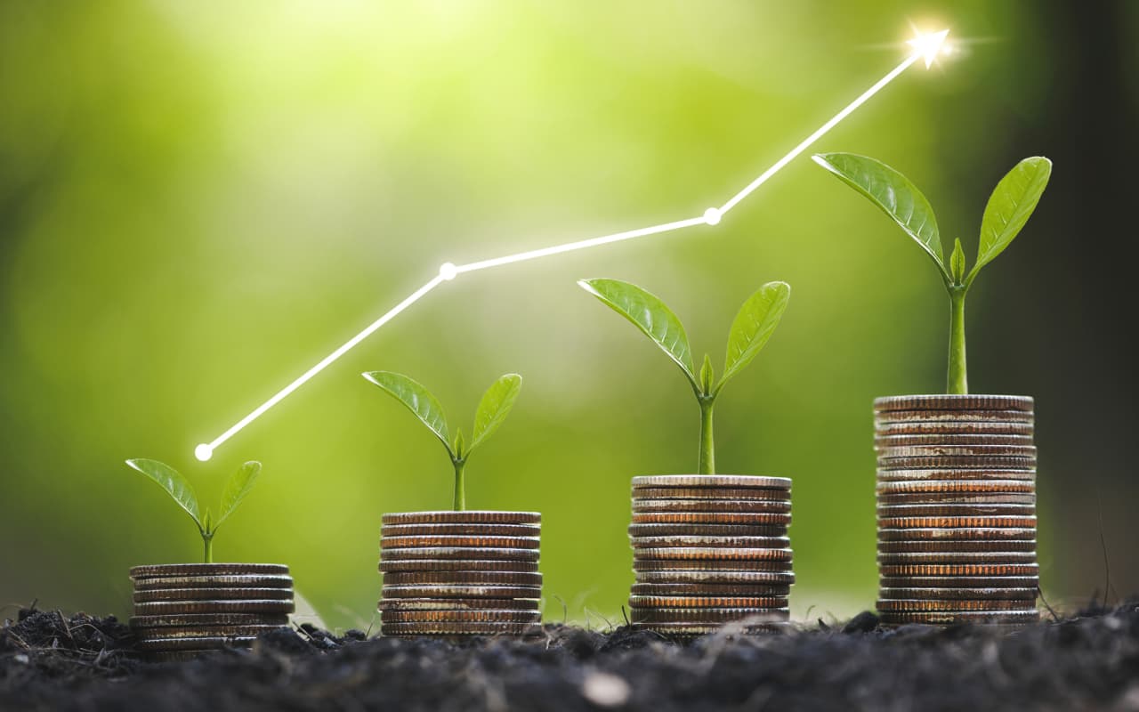 These tips for investing in mutual funds and ETFs can help your portfolio grow