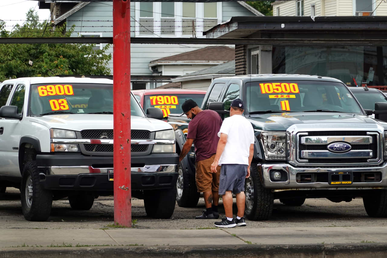 Vroom the once mighty Carvana competitor will wind down its