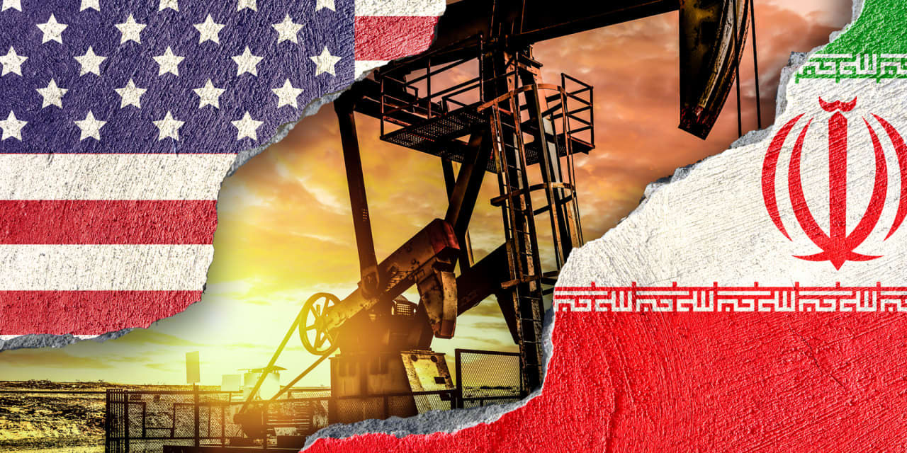 Oil Prices Ease After U.S.-Iran Interim Deal While Hormuz Traffic Recovery Stays Slow